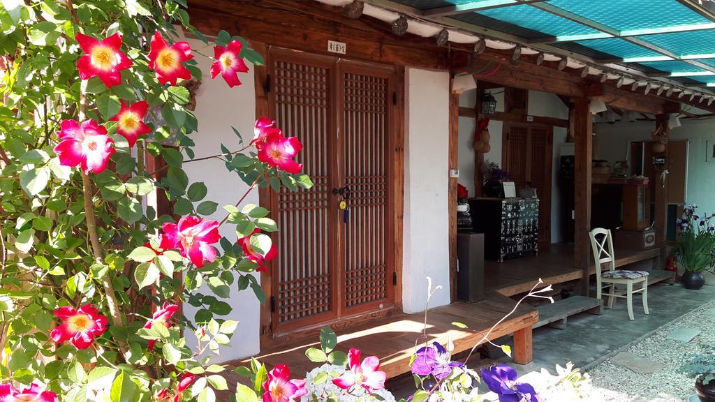 1928 Suimmaru Hanok Guesthouse Jeonju Luaran gambar