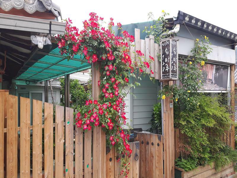 1928 Suimmaru Hanok Guesthouse Jeonju Luaran gambar