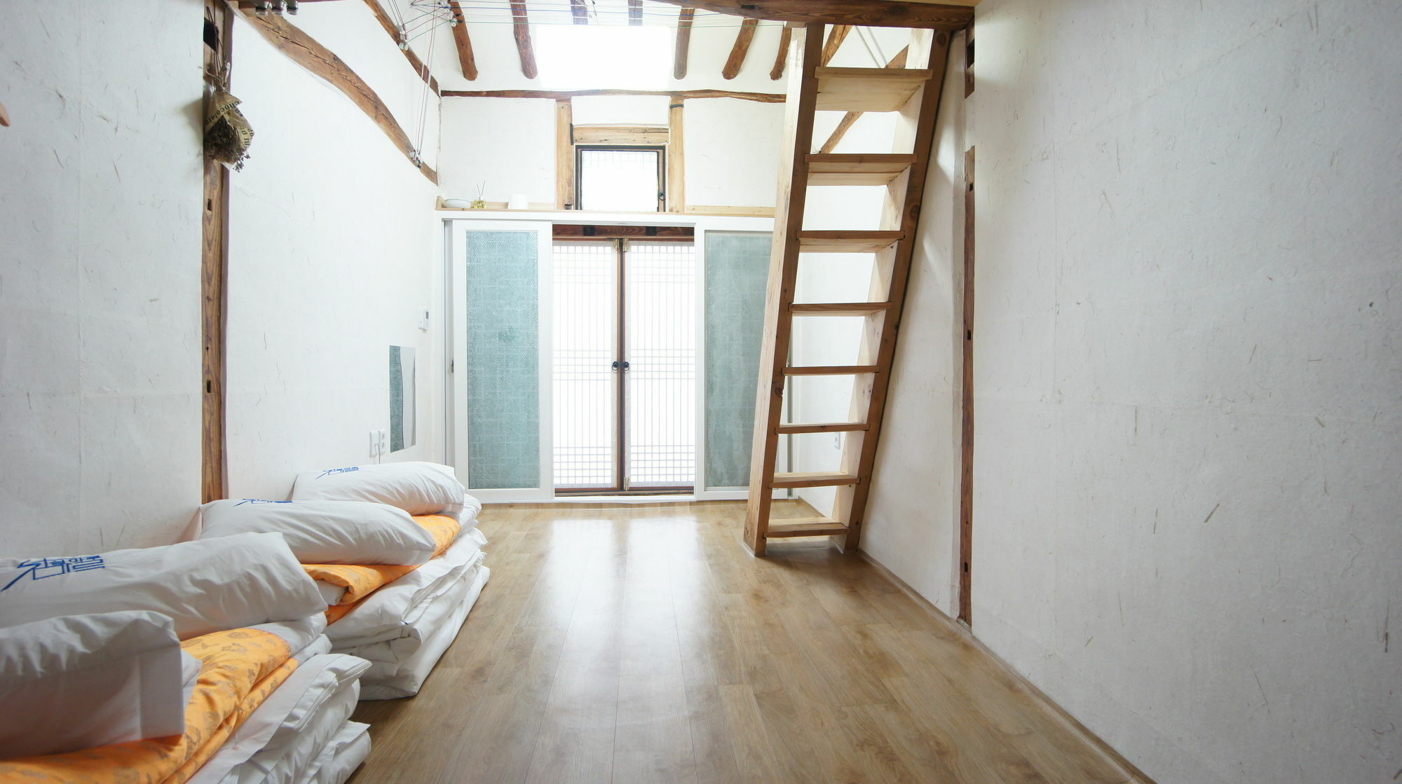 1928 Suimmaru Hanok Guesthouse Jeonju Luaran gambar