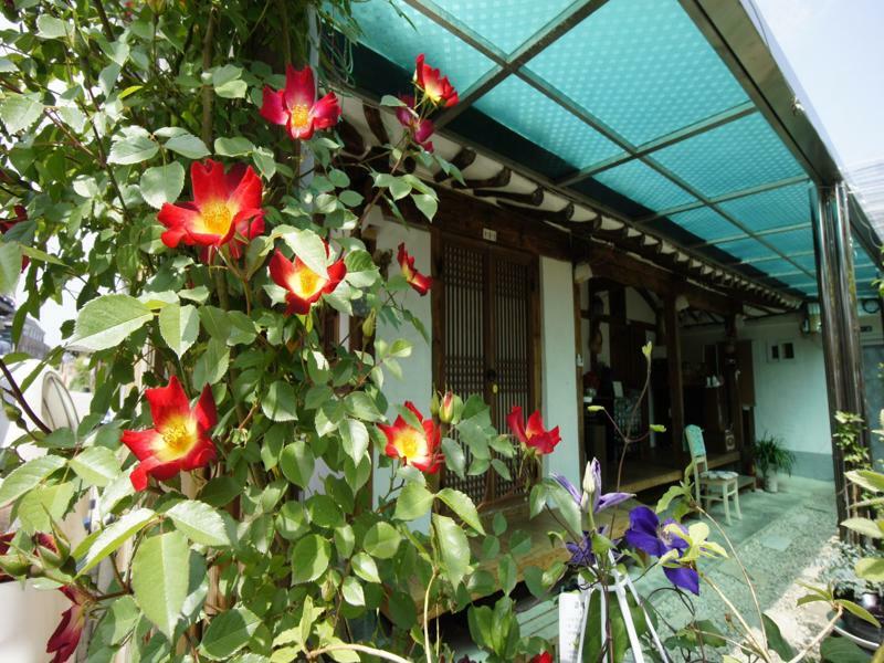 1928 Suimmaru Hanok Guesthouse Jeonju Luaran gambar