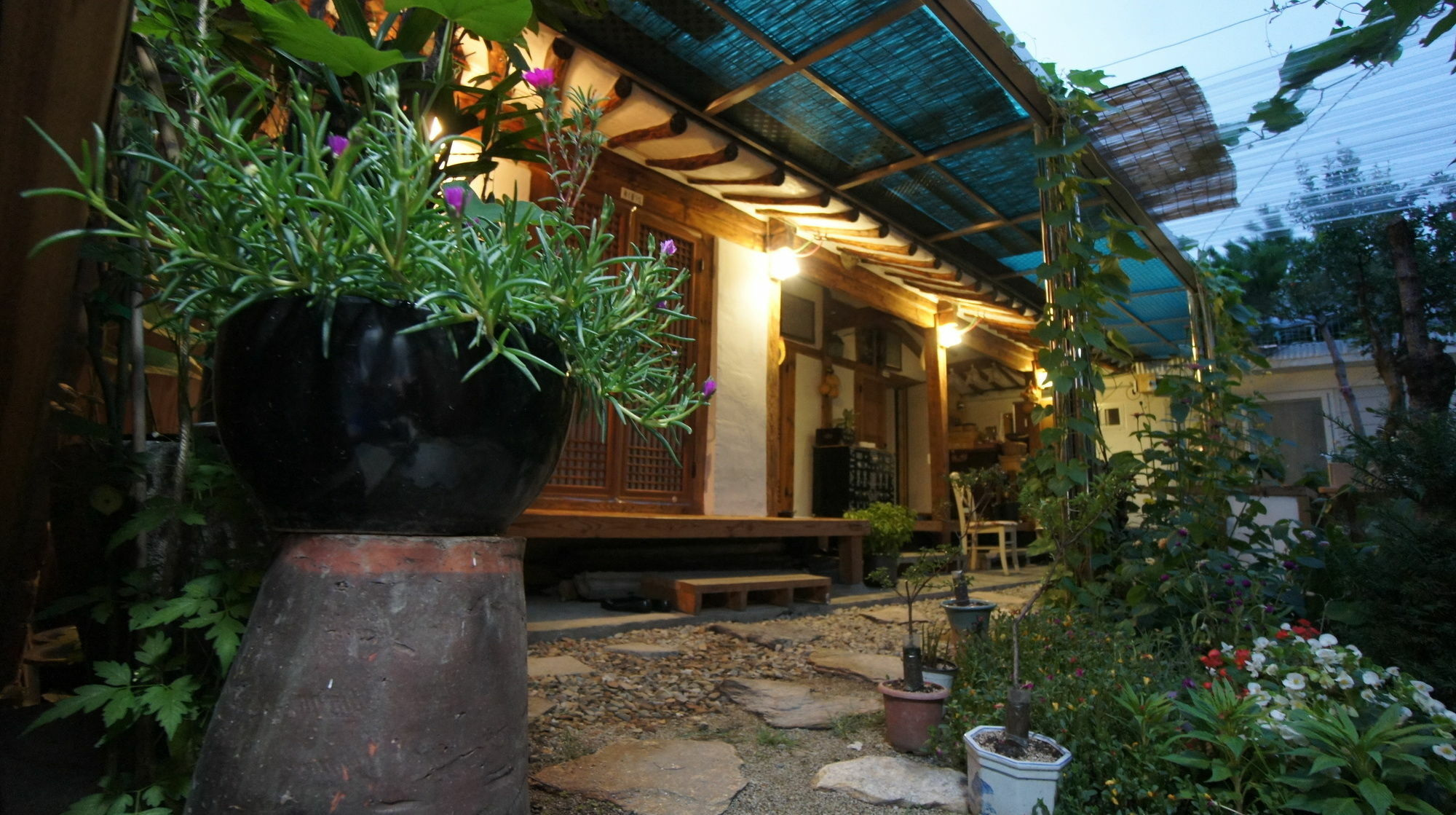1928 Suimmaru Hanok Guesthouse Jeonju Luaran gambar